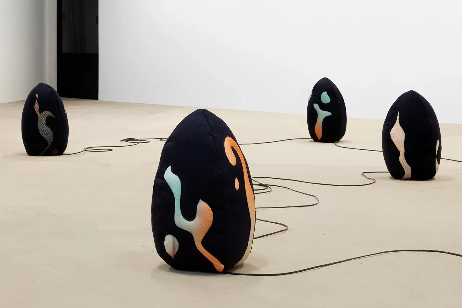 Caroline Delieutraz — Bleen — image 6 of 6