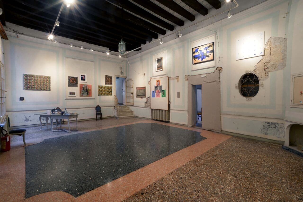 Group Exhibition — Vitel Tonné — image 3 of 8