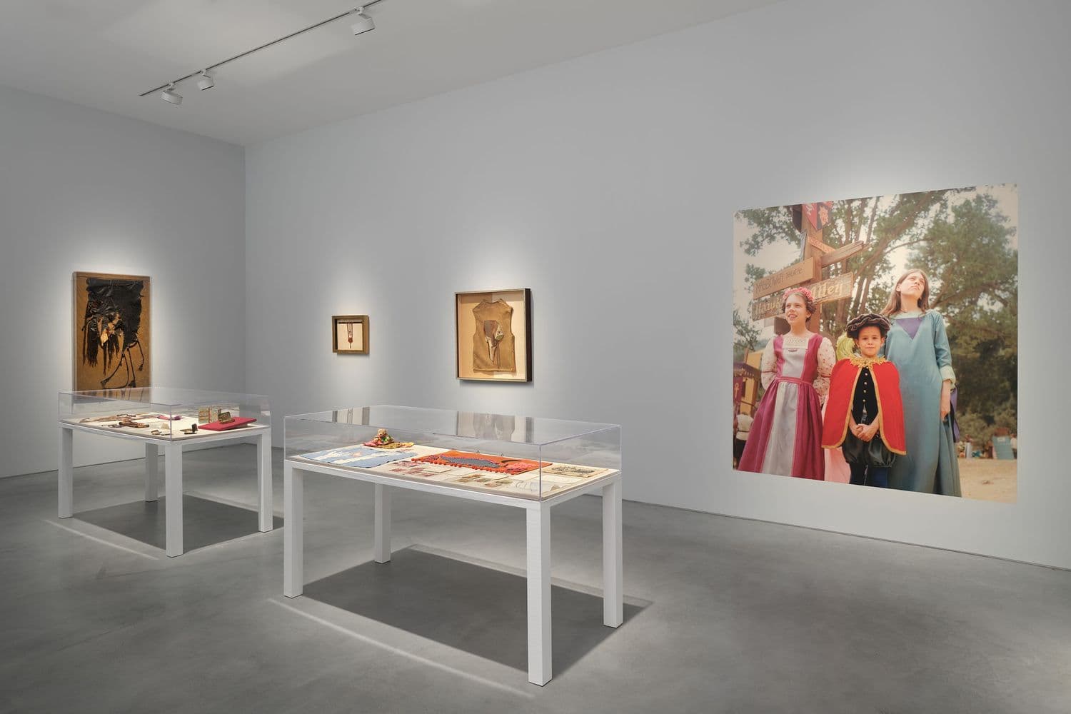 Group Exhibition — Let's Get It On: The Wearable Art of Betye Saar — image 10 of 12