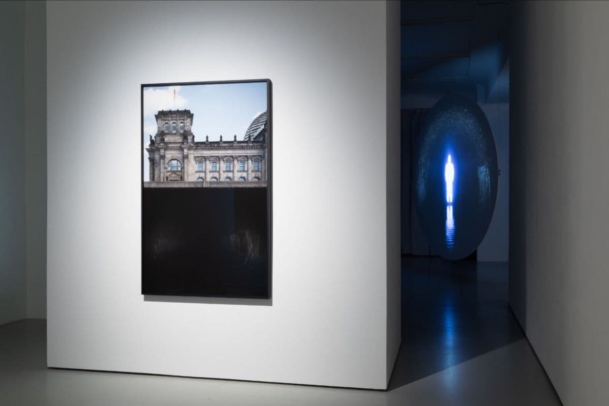 Mischa Leinkauf — Night on Earth — image 2 of 3
