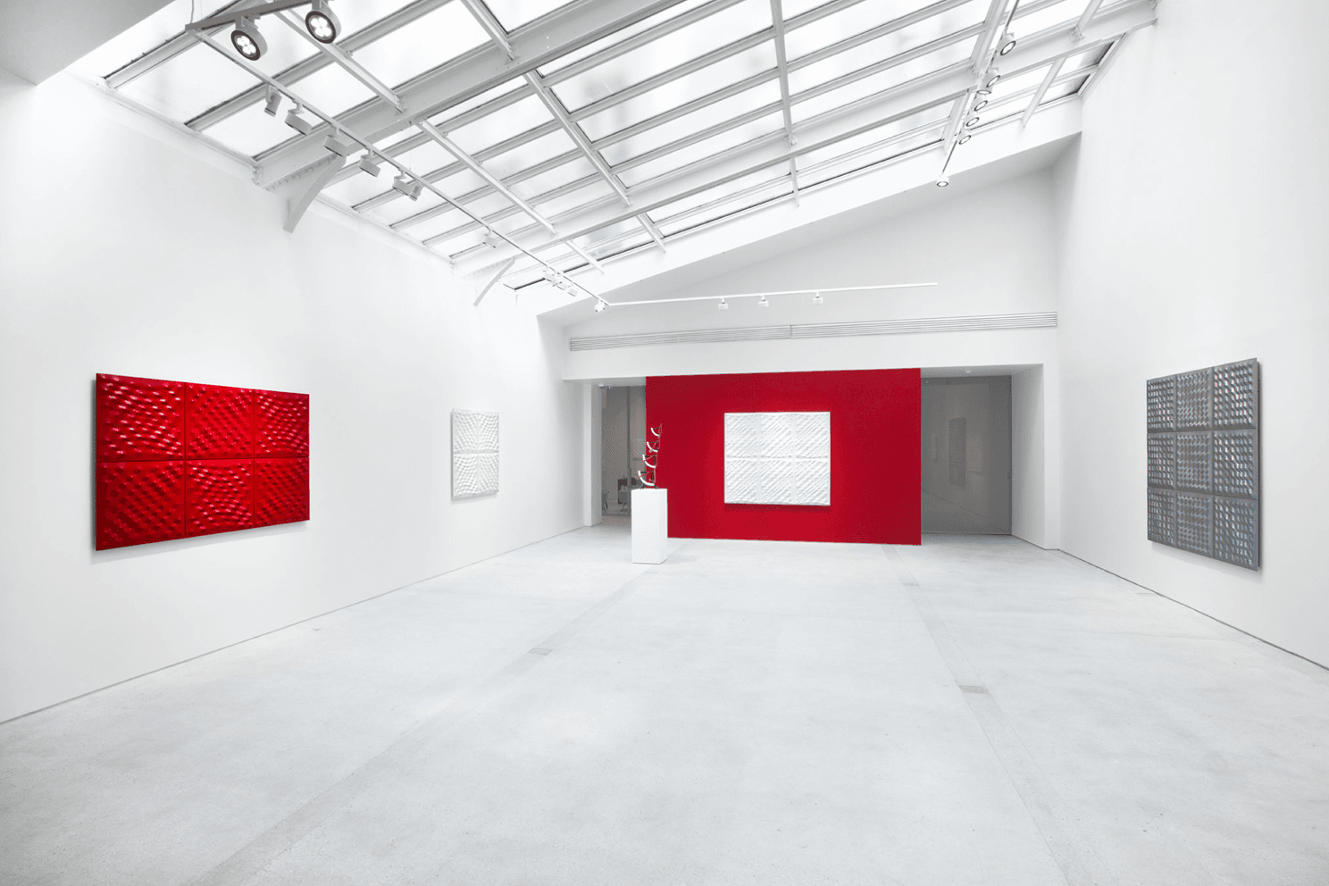 Enrico Castellani — Sculpture — image 3 of 8