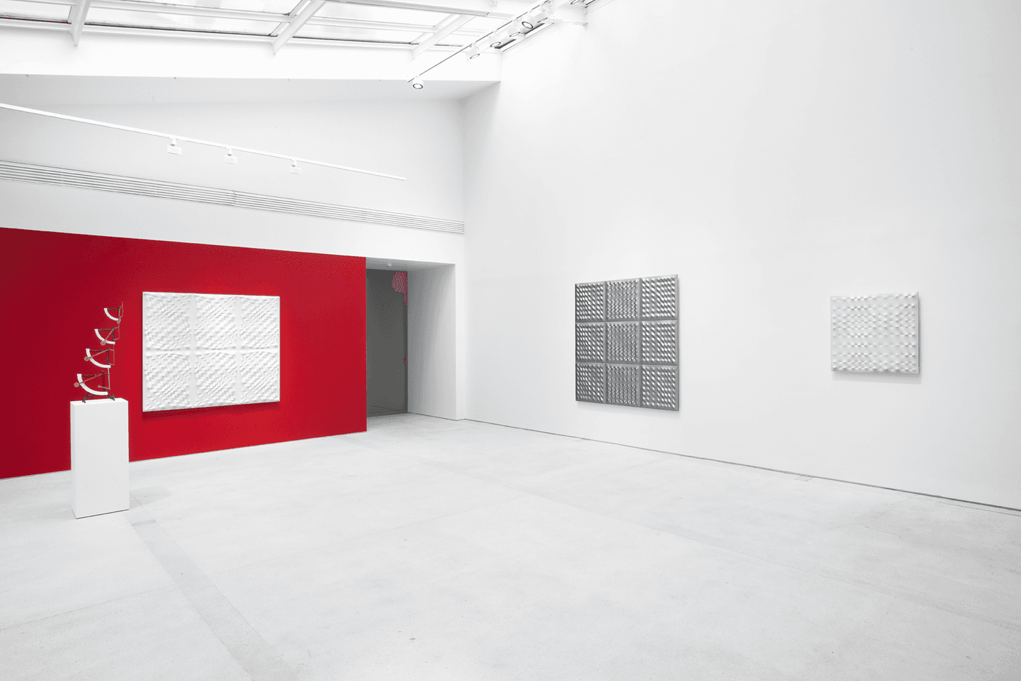 Enrico Castellani — Sculpture — image 4 of 8