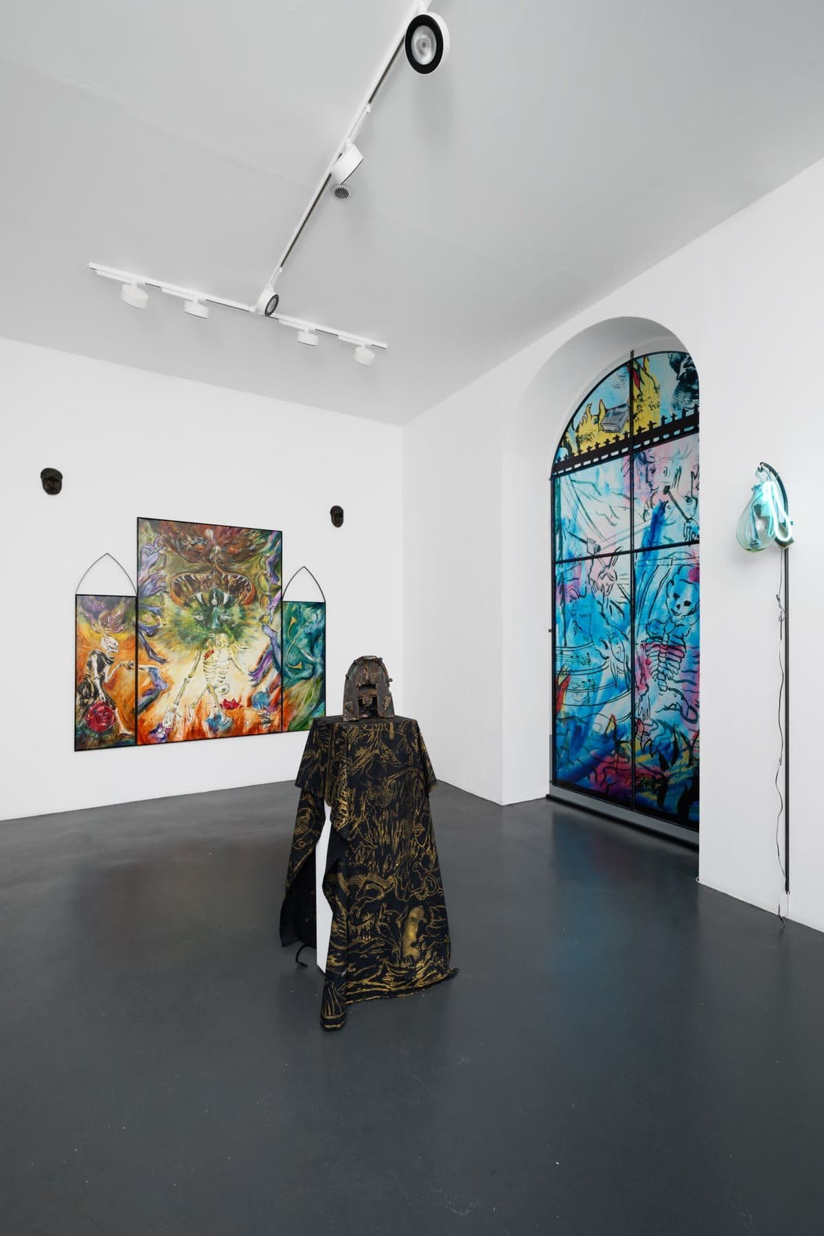 Joris Van de Moortel — Le Poids Du Ciel Illumine La Terre — image 3 of 8