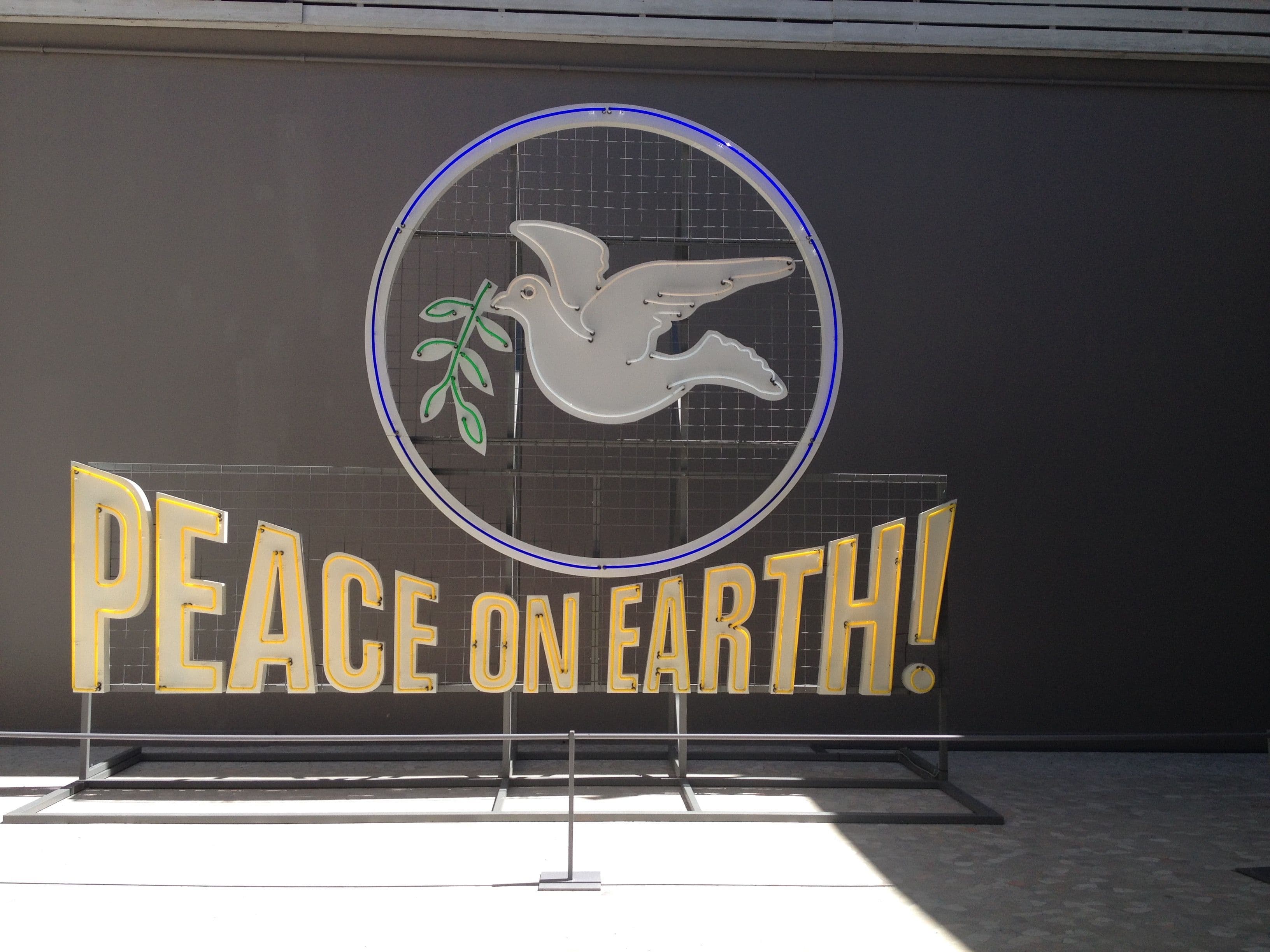 Gyula Várnai — Peace on Earth — image 1 of 4