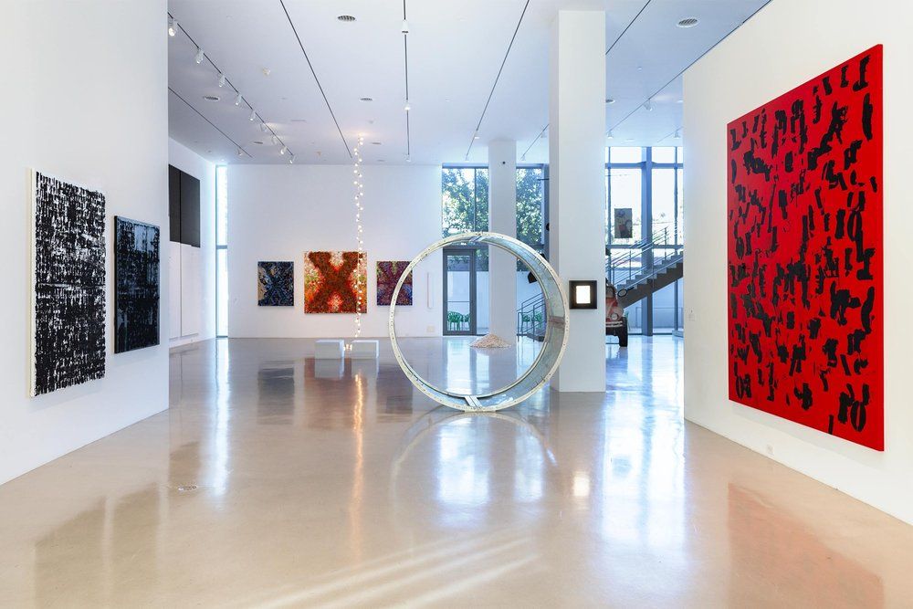 de la Cruz Collection