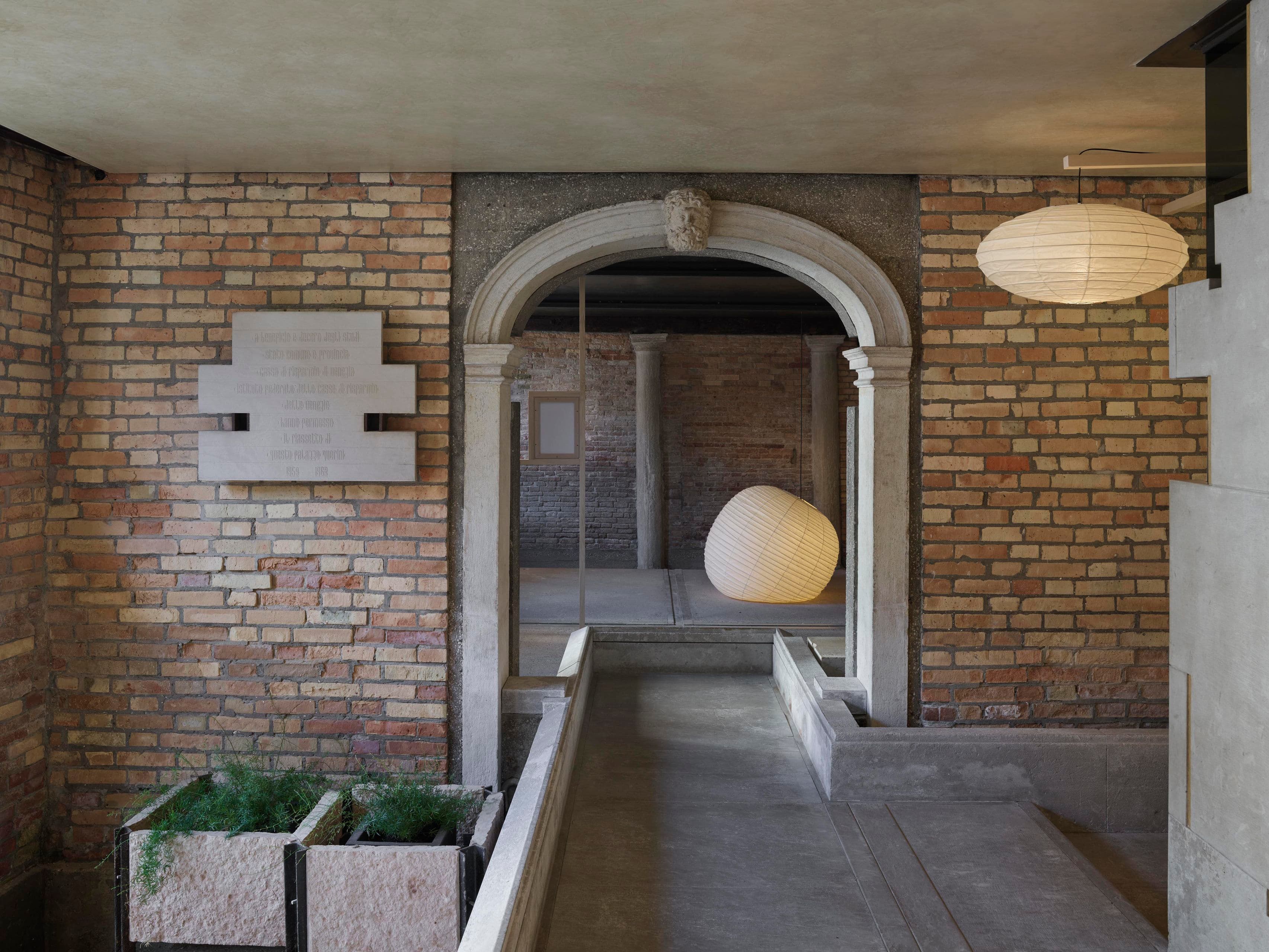 Group Exhibition — Danh Vo, Isamu Noguchi, Park Seo-Bo — image 11 of 12