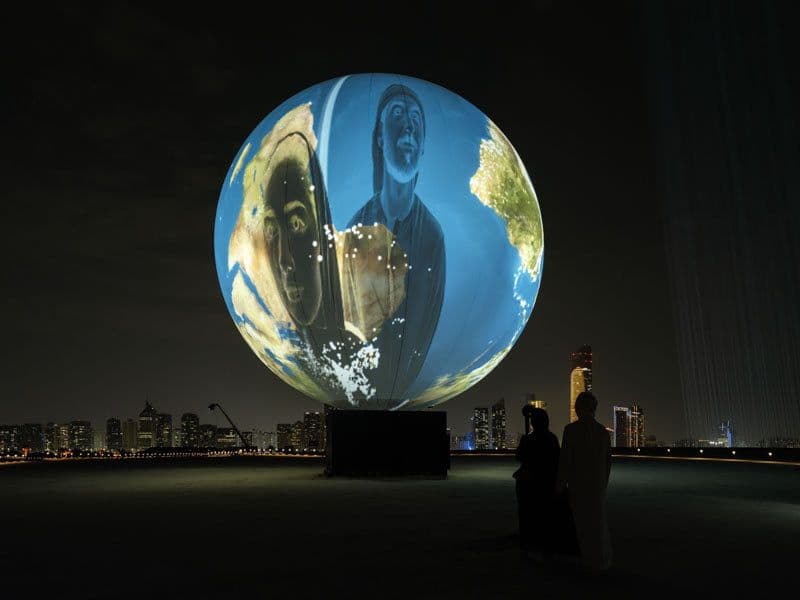 Rafael Lozano-Hemmer — Caressing the Circle