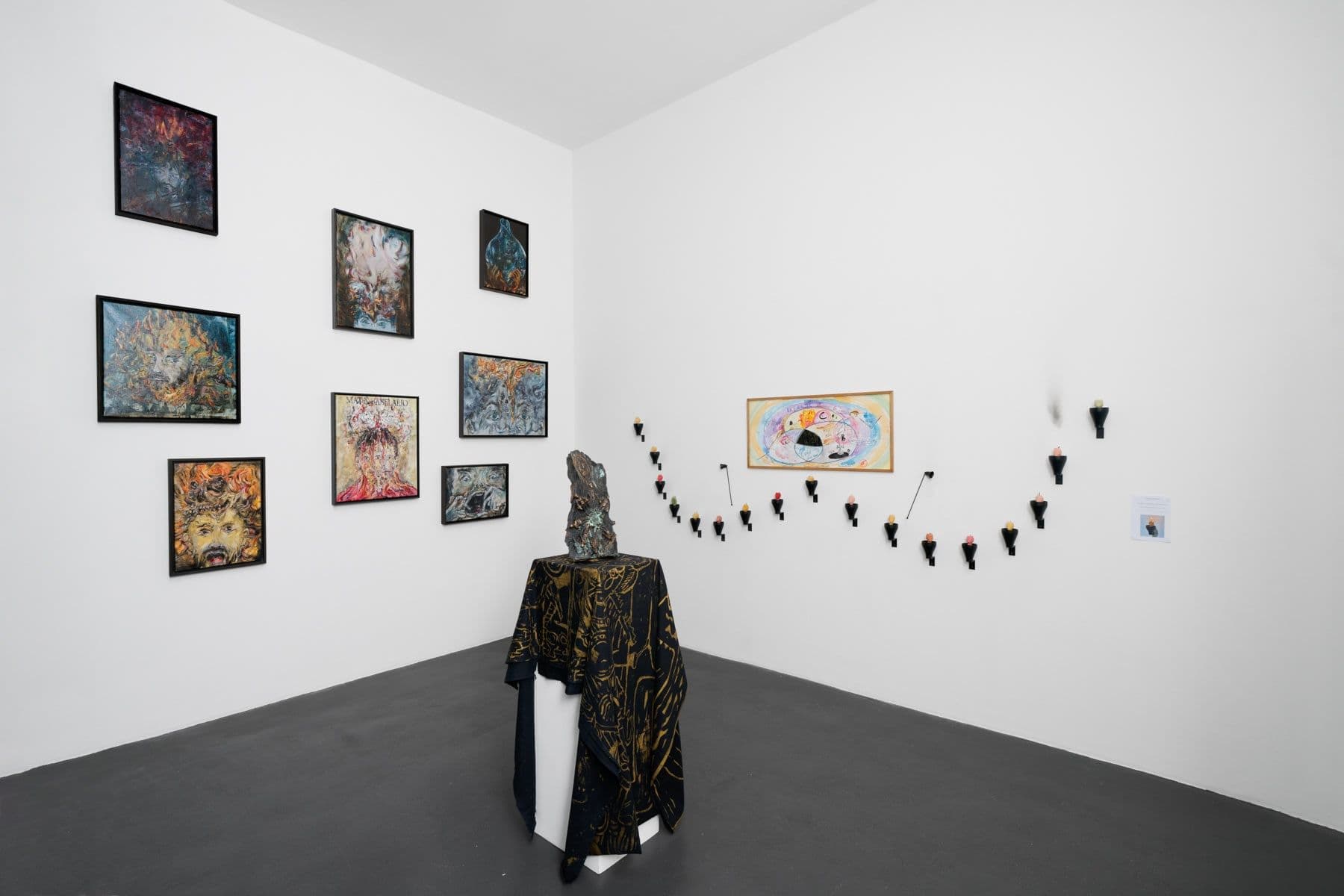 Joris Van de Moortel — Le Poids Du Ciel Illumine La Terre — image 9 of 11