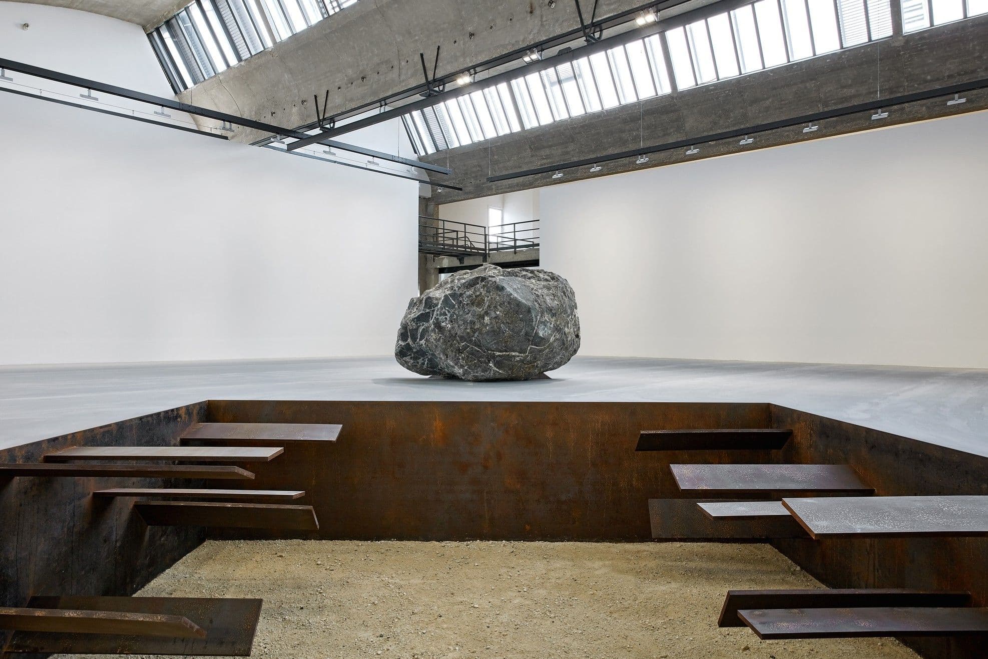 Michael Heizer — Michael Heizer — image 3 of 5