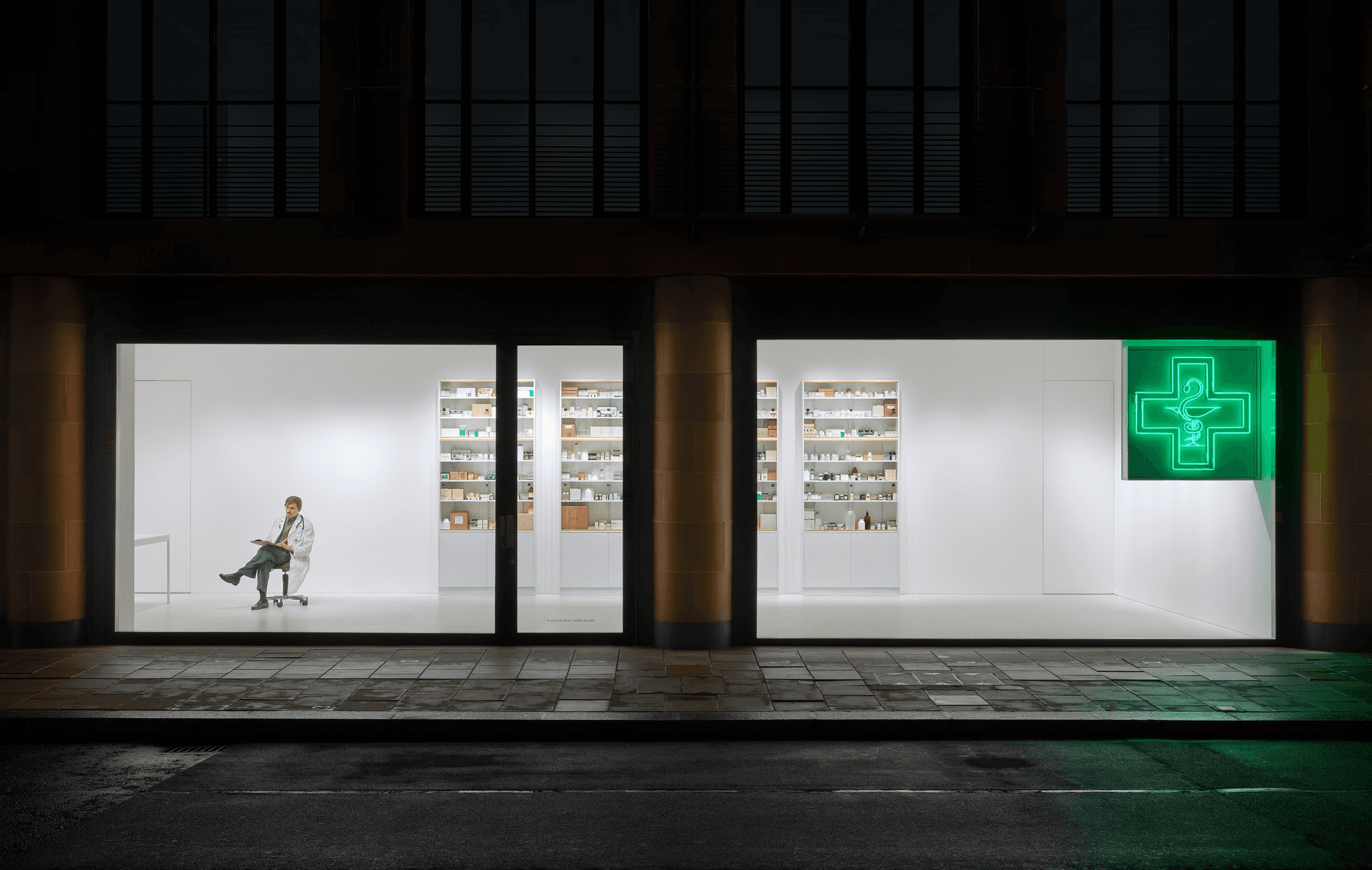 Duane Hanson & Damien Hirst — Duane Hanson & Damien Hirst — image 4 of 4