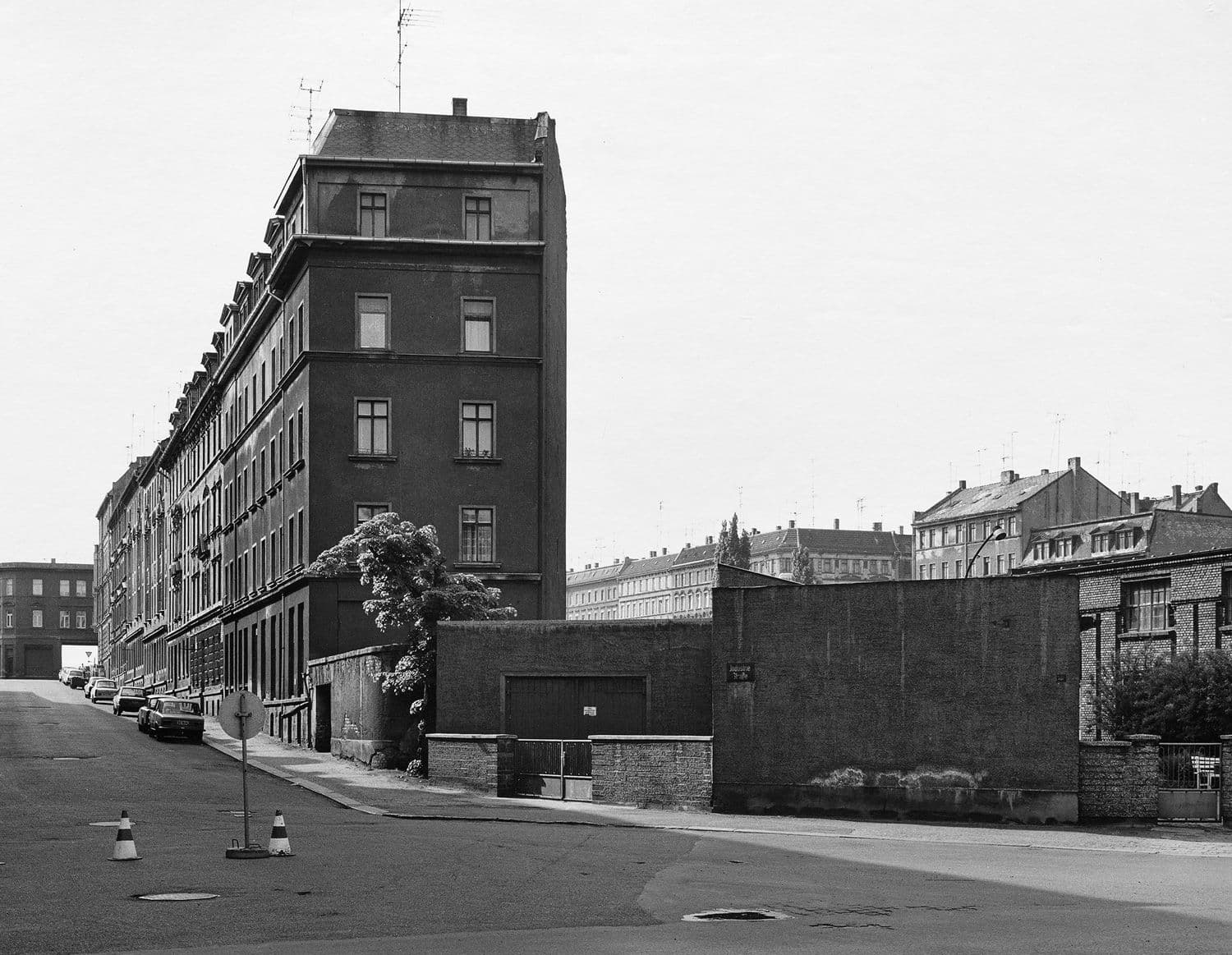 Matthias Hoch — Stadt. Fotografien 1986-92