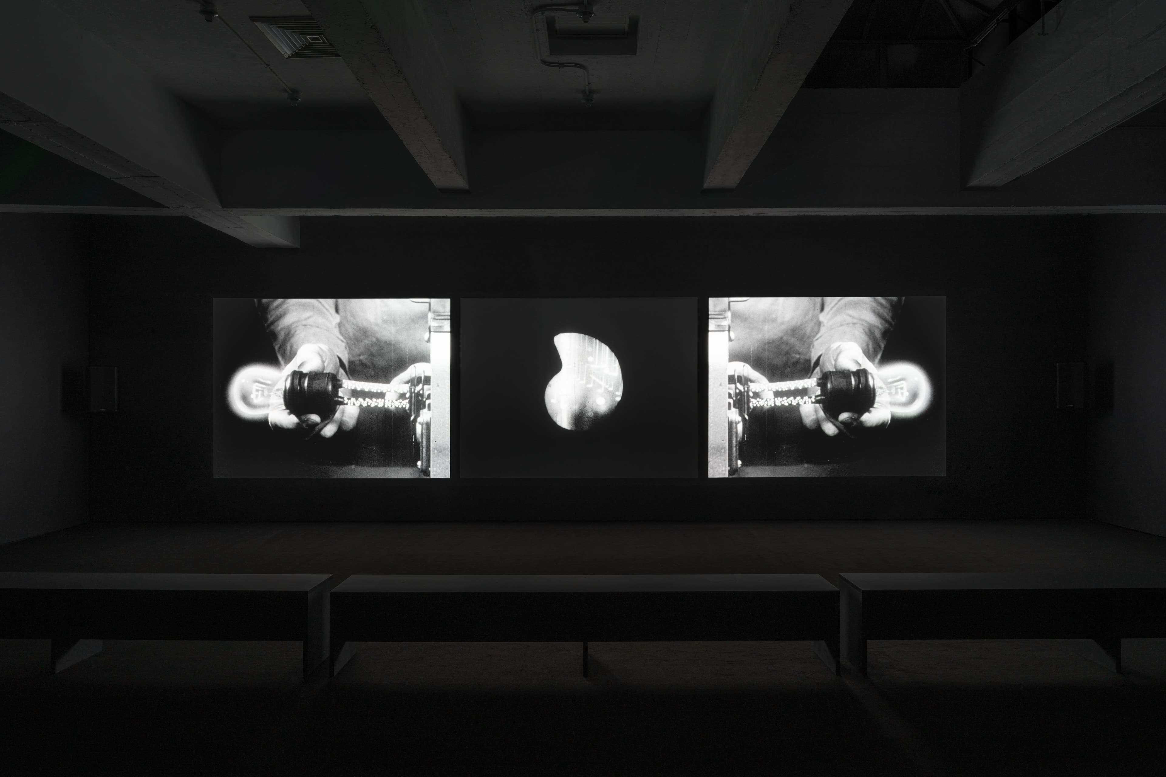 Three Screen Ray - Image 3