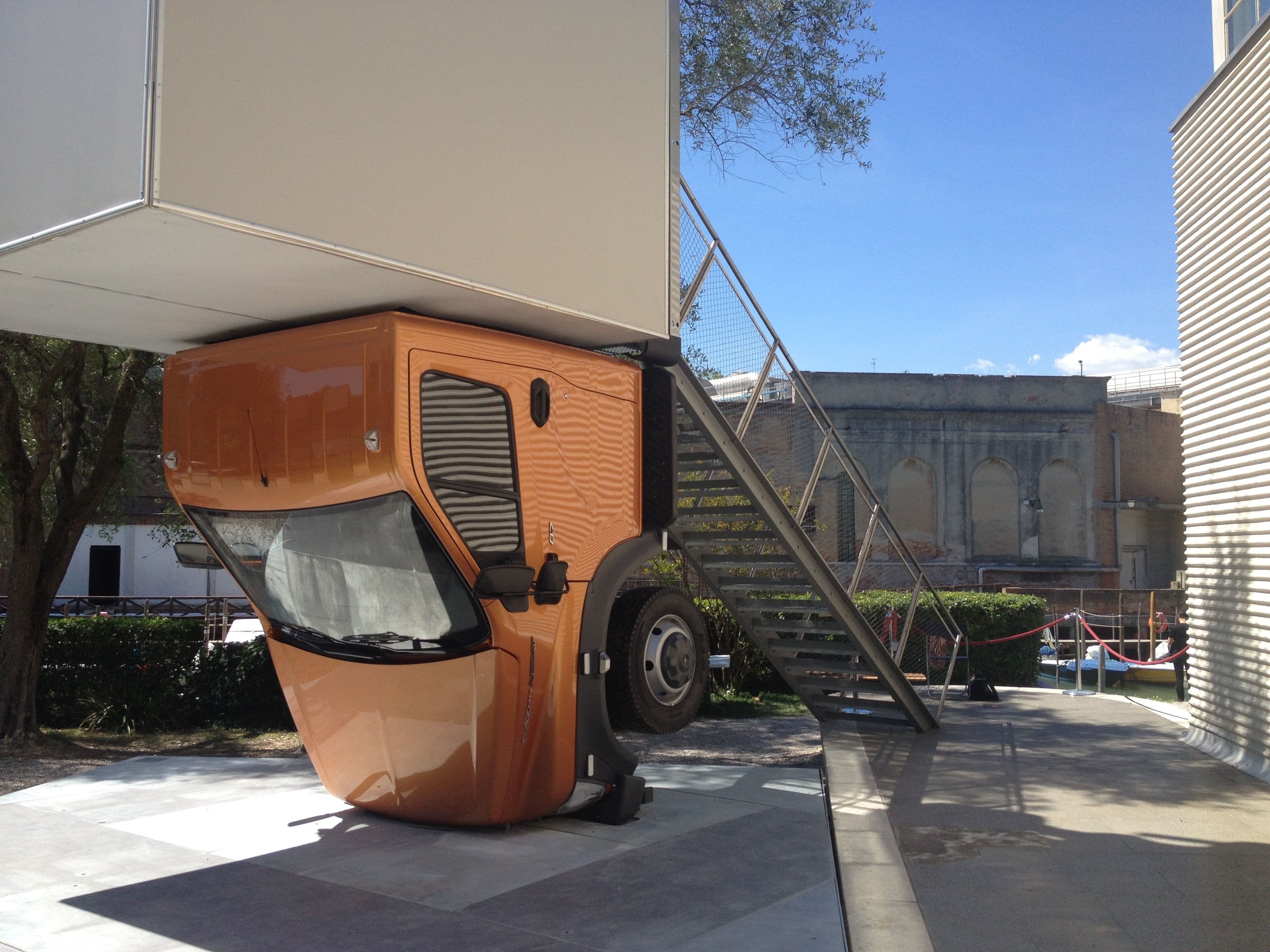 Brigitte Kowanz & Erwin Wurm — Brigitte Kowanz & Erwin Wurm — image 2 of 6