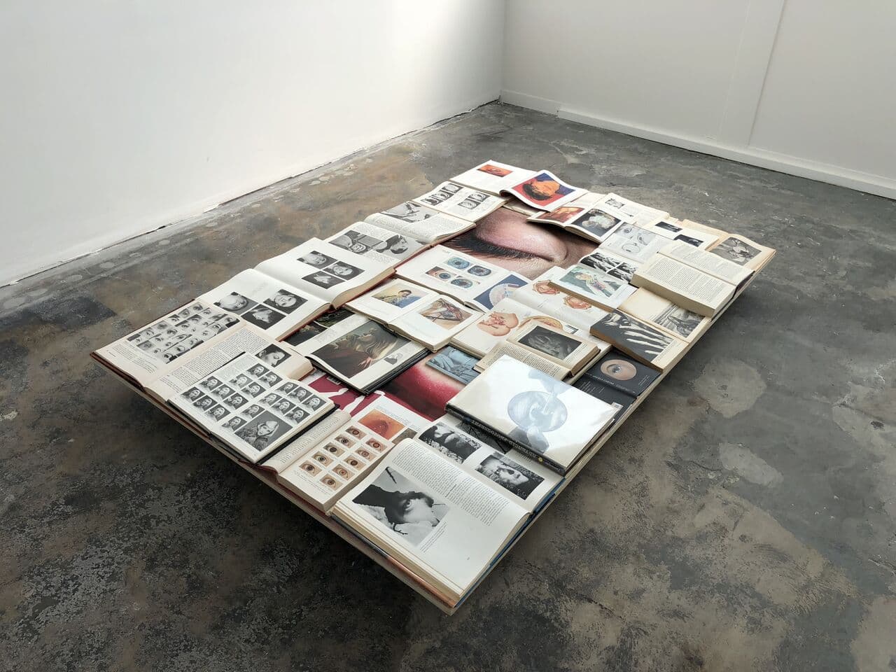 Ilona Szwarc — Some Women Can Take Their Eyes Out — image 5 of 5
