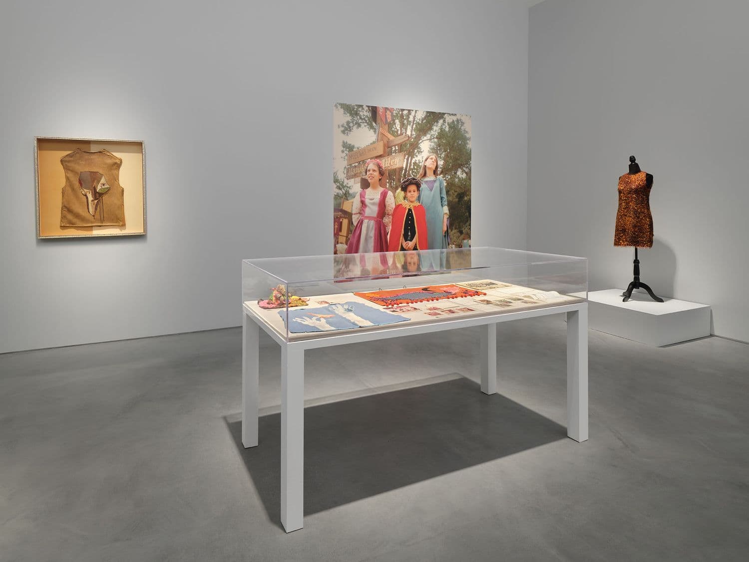 Group Exhibition — Let's Get It On: The Wearable Art of Betye Saar — image 11 of 12