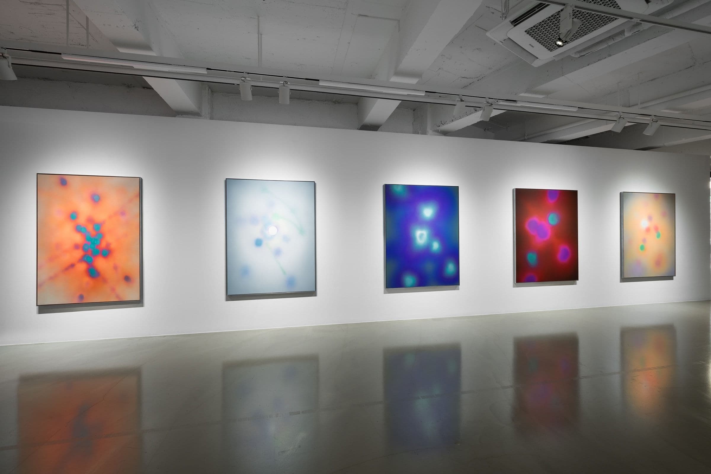 Gallery Baton