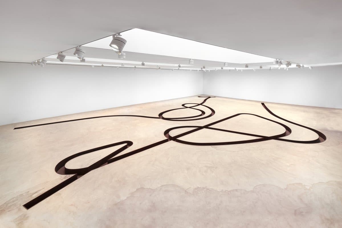 Michael Heizer — Negative Sculpture