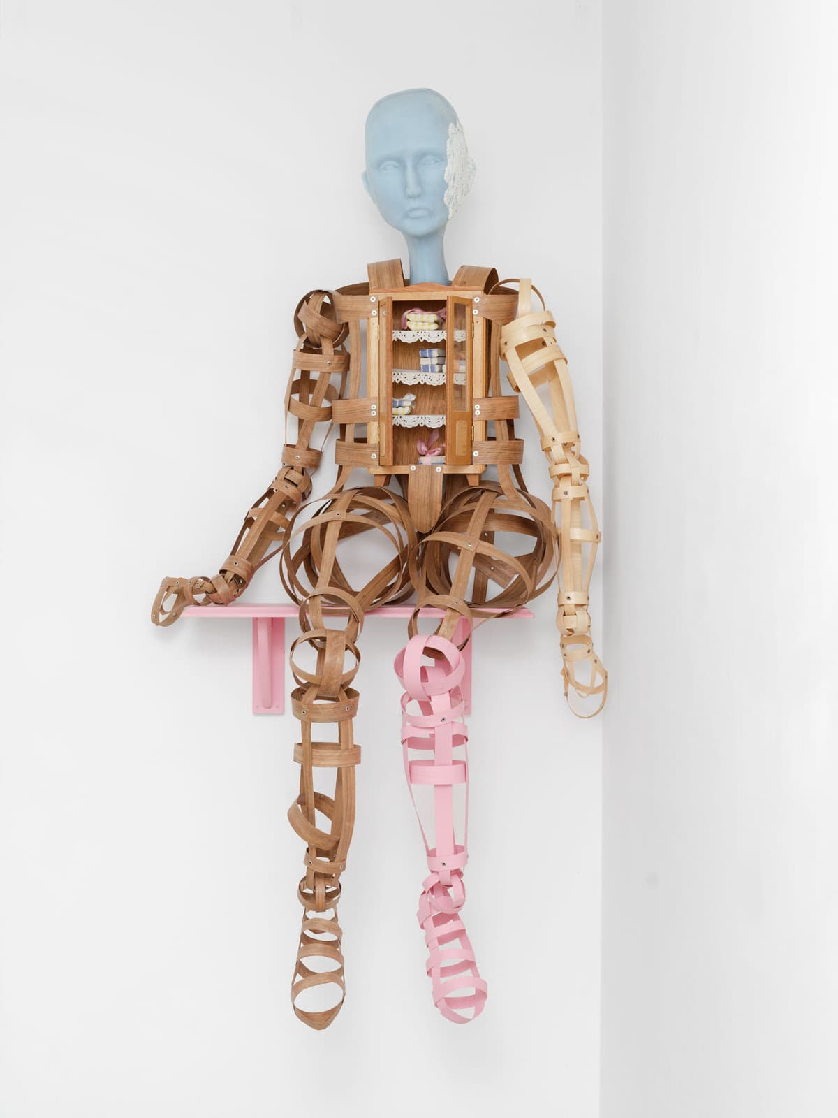 Liselor Perez — Garde-Robe — image 2 of 2